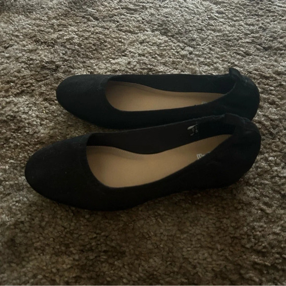 Brash Black Slip on dress shoes with small heel Size 9 worn once - Picture 9 of 9